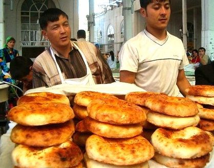 лаваш на узбекском базаре