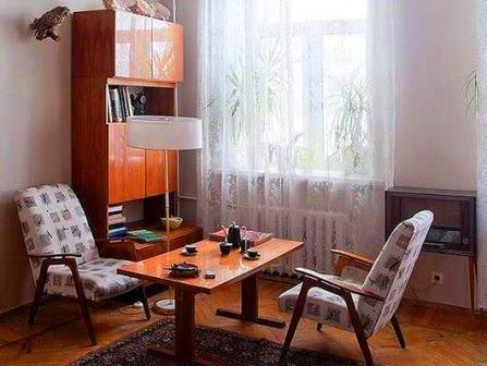 уголок отдыха в советском интерьере